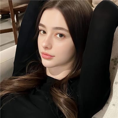Dewi Sari profile picture
